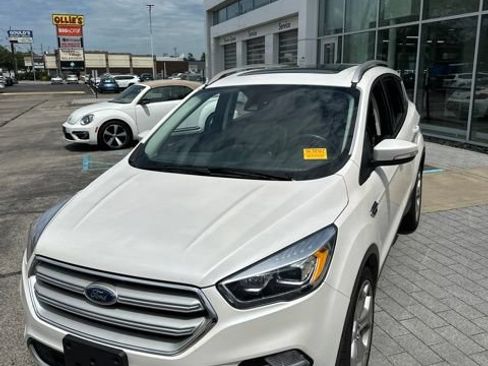 Used 2019 Ford Escape Titanium FWD image 14