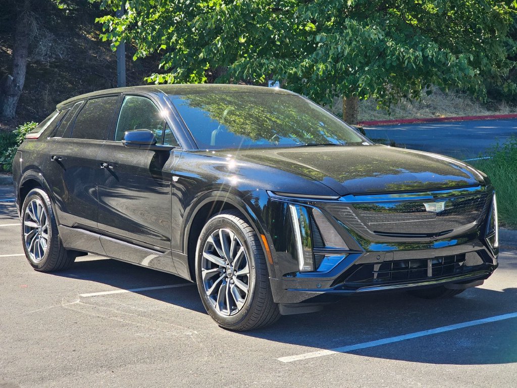 Certified 2026 Cadillac Lyriq Sport AWD/4WD image 7