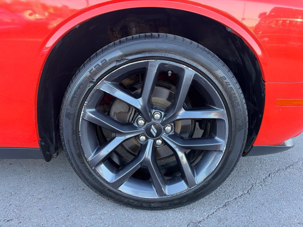 Used 2019 Dodge Challenger SXT w/ Driver Convenience Group RWD image 24