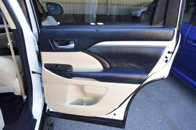 Used 2015 Toyota Highlander XLE FWD image 62