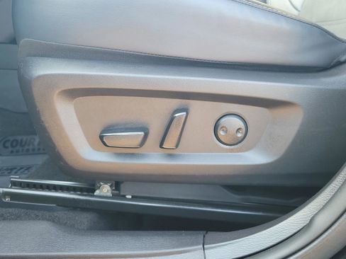 Used 2024 Mitsubishi Outlander SE image 15