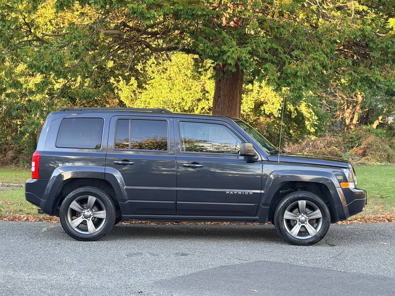 Used 2015 Jeep Patriot High Altitude AWD/4WD image 5