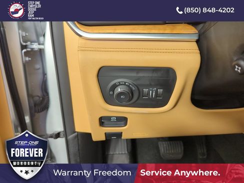 Used 2021 Jeep Grand Cherokee L Summit AWD/4WD image 19