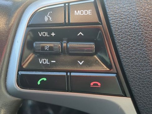 Used 2017 Hyundai Elantra Limited w/ Cargo Package image 13