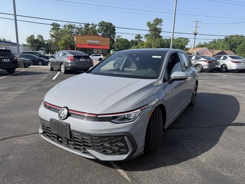 Used 2025 Volkswagen GTI SE FWD image 2