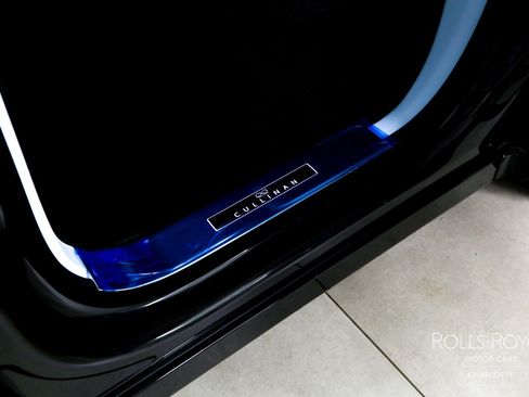 New 2027 Rolls-Royce Cullinan Black Badge AWD/4WD image 24
