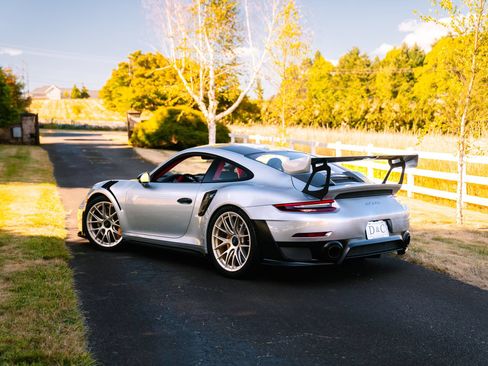 Used 2018 Porsche 911 GT2 RS w/ Weissach Package RWD image 17