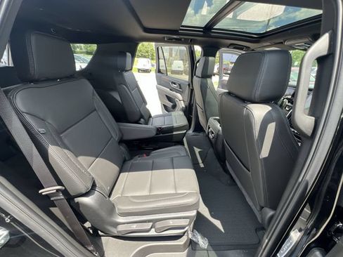 New 2026 GMC Yukon Denali w/ Sun & Power Step Package AWD/4WD image 12
