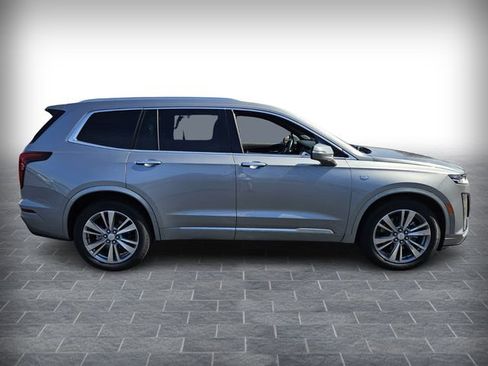 Certified 2025 Cadillac XT6 Premium Luxury image 4