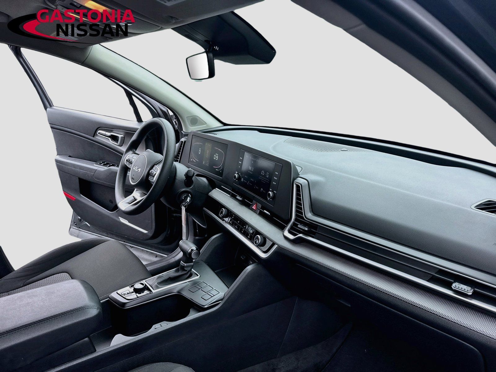 Used 2025 Kia Sportage LX FWD image 35