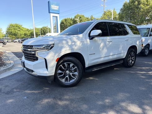 Used 2021 Chevrolet Tahoe LT w/ LT Signature Package AWD/4WD image 5