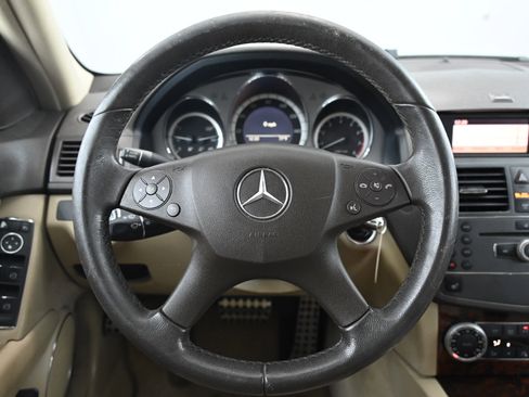 Used 2010 Mercedes-Benz C 300 Sport image 20