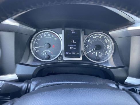 Used 2017 Toyota Tacoma SR5 w/ Tow Package image 34