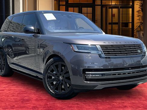 Used 2023 Land Rover Range Rover SE AWD/4WD image 2