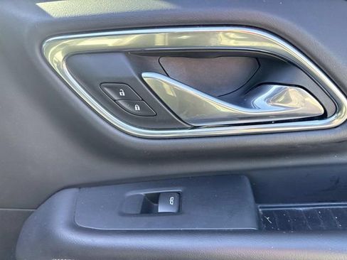 Used 2021 Chevrolet Suburban Z71 image 18