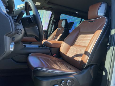 Used 2023 GMC Yukon XL Denali Ultimate image 7