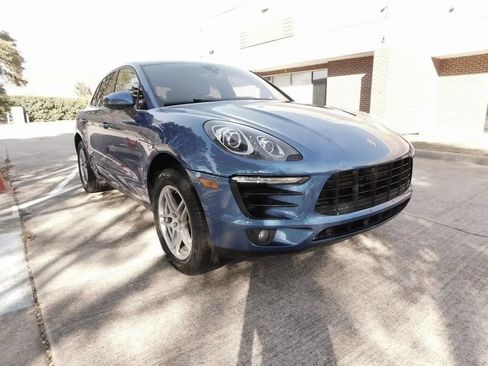 Used 2018 Porsche Macan Sport Edition image 3