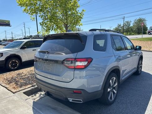 Used 2024 Honda Pilot Elite image 4
