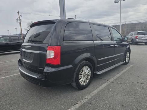 Used 2012 Chrysler Town & Country Limited w/ Luxury Group image 3