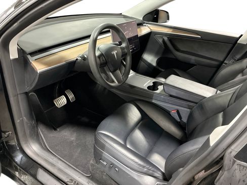 Certified 2023 Tesla Model Y Performance AWD/4WD image 9