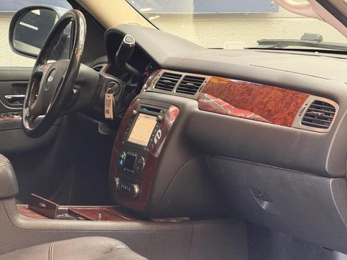 Used 2013 Chevrolet Suburban LTZ AWD/4WD image 2