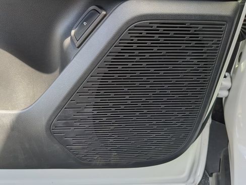 Used 2025 Chevrolet Equinox LT w/ Convenience Package II FWD image 18