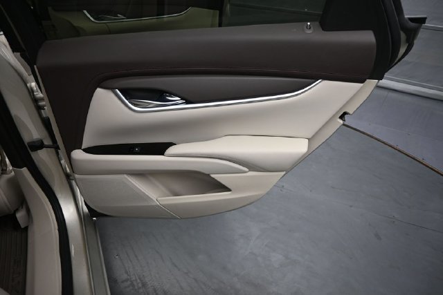 Used 2015 Cadillac XTS FWD image 14