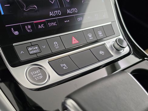 Certified 2025 Audi Q8 Premium Plus w/ Premium Plus Package AWD/4WD image 30
