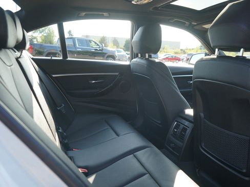 Used 2018 BMW 330i xDrive Sedan w/ Convenience Package AWD/4WD image 12
