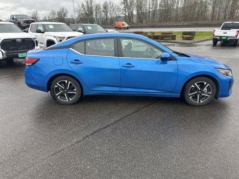 Used 2024 Nissan Sentra SV image 2