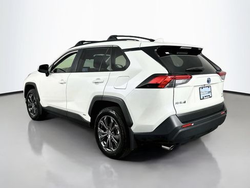 Used 2022 Toyota RAV4 XLE Premium AWD/4WD image 5