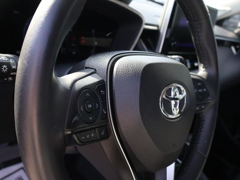 Used 2023 Toyota Corolla Cross XLE w/ Convenience Package FWD image 25