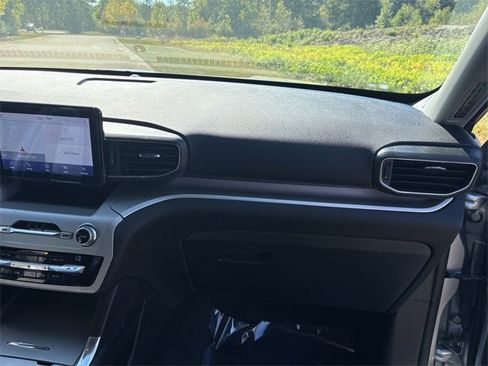 Used 2021 Ford Explorer XLT w/ Equipment Group 202A image 41