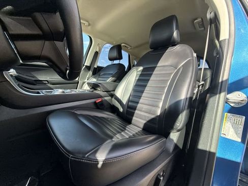 Used 2024 Ford Edge SEL AWD/4WD image 11