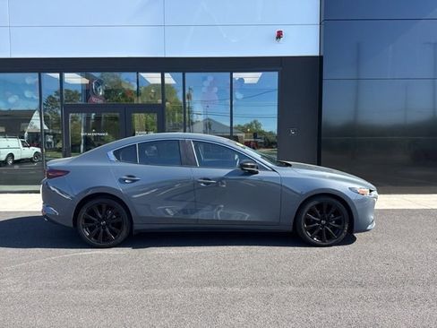 Used 2023 MAZDA MAZDA3 s FWD image 2