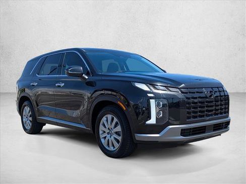 Used 2023 Hyundai Palisade SE w/ Cargo Package FWD image 3