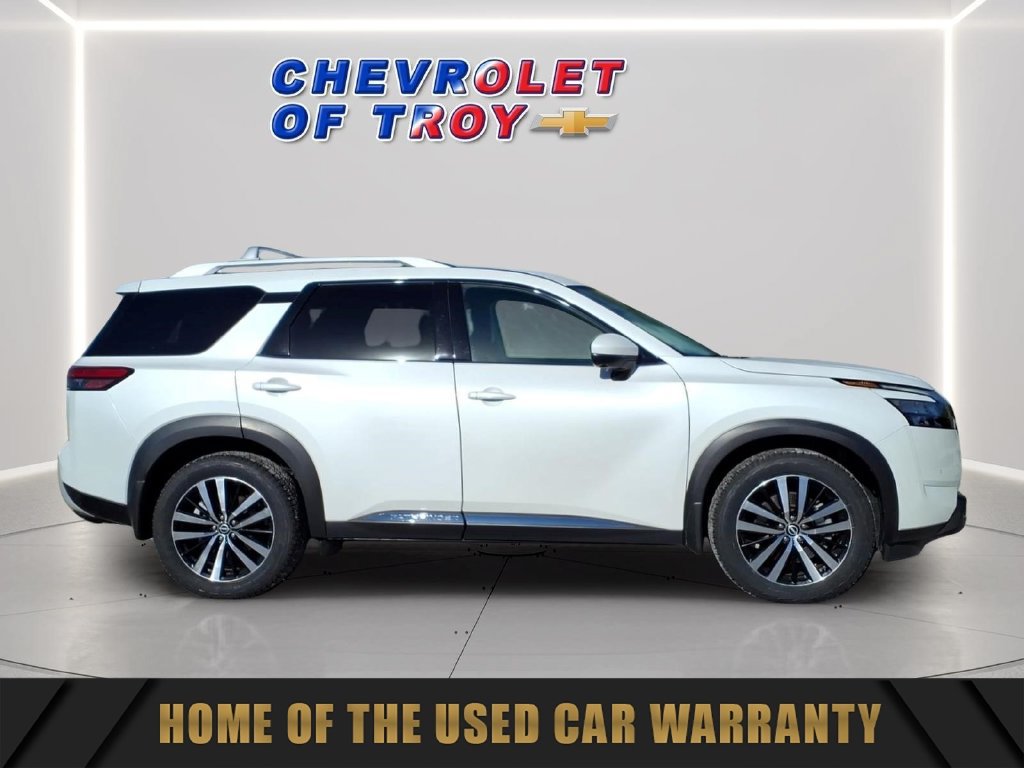 Used 2025 Nissan Pathfinder Platinum w/ Cargo Package AWD/4WD image 10