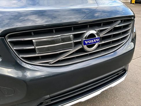 Used 2016 Volvo XC60 T5 Platinum image 29