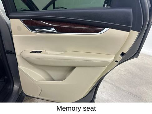 Used 2019 Cadillac XT5 Luxury FWD image 25