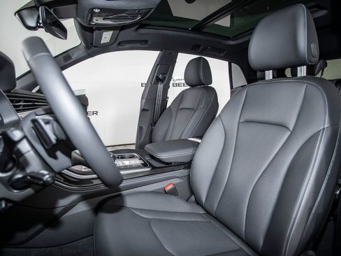 Used 2026 Audi Q8 Premium Plus image 15