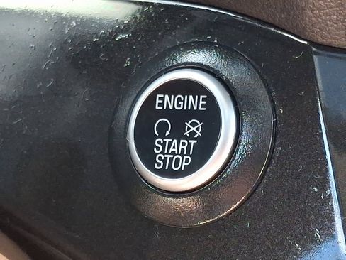 Certified 2019 Ford Escape Titanium AWD/4WD image 23