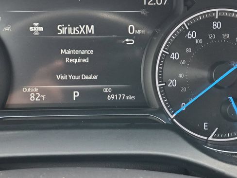 Used 2023 Toyota Venza XLE AWD/4WD image 25