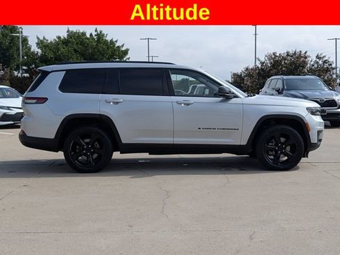 Used 2023 Jeep Grand Cherokee L Laredo AWD/4WD image 4