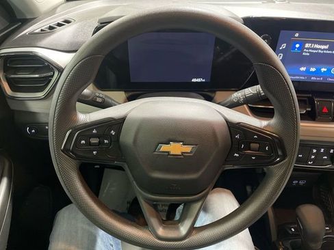 Used 2025 Chevrolet TrailBlazer LT AWD/4WD image 14