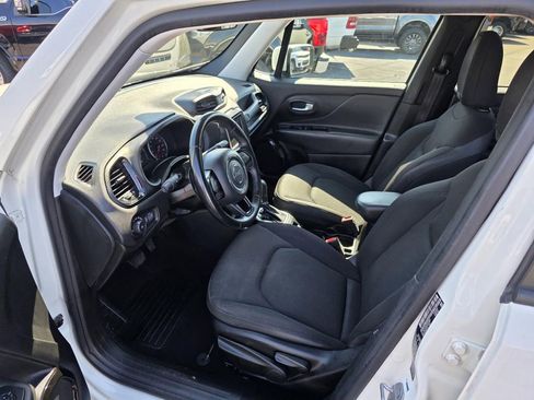 Used 2018 Jeep Renegade Altitude image 23