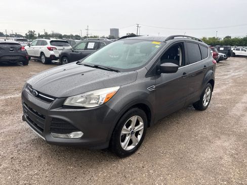 Used 2016 Ford Escape SE w/ Equipment Group 201A FWD image 1