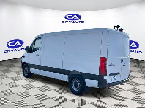 Used 2022 Mercedes-Benz Sprinter 1500 image 7