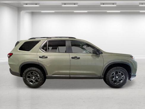 New 2026 Honda Pilot TrailSport image 9