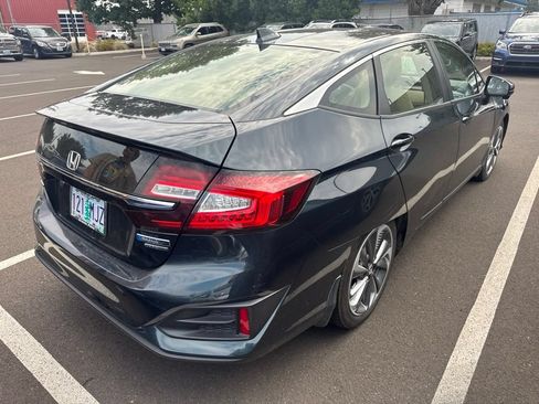 Used 2020 Honda Clarity Touring image 3