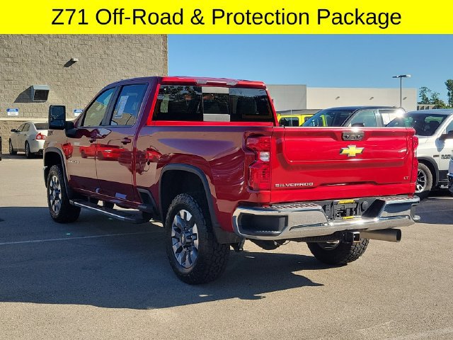 Used 2024 Chevrolet Silverado 2500 LT AWD/4WD image 6